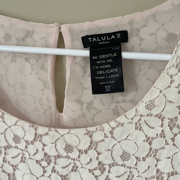 Talula Betsy Scalloped Hem Lace Blouse size XS NWOT NO WEAR - Picture 2 of 6